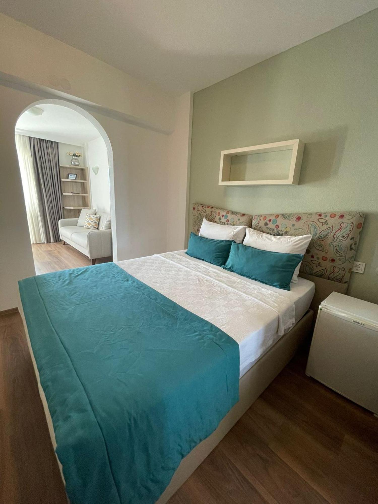Colophon Beach Otel 古穆杜尔 外观 照片